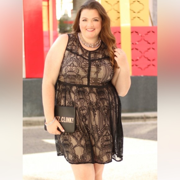 Maurices Dresses & Skirts - Maurice’s Beautiful Lace Keyhole Dress